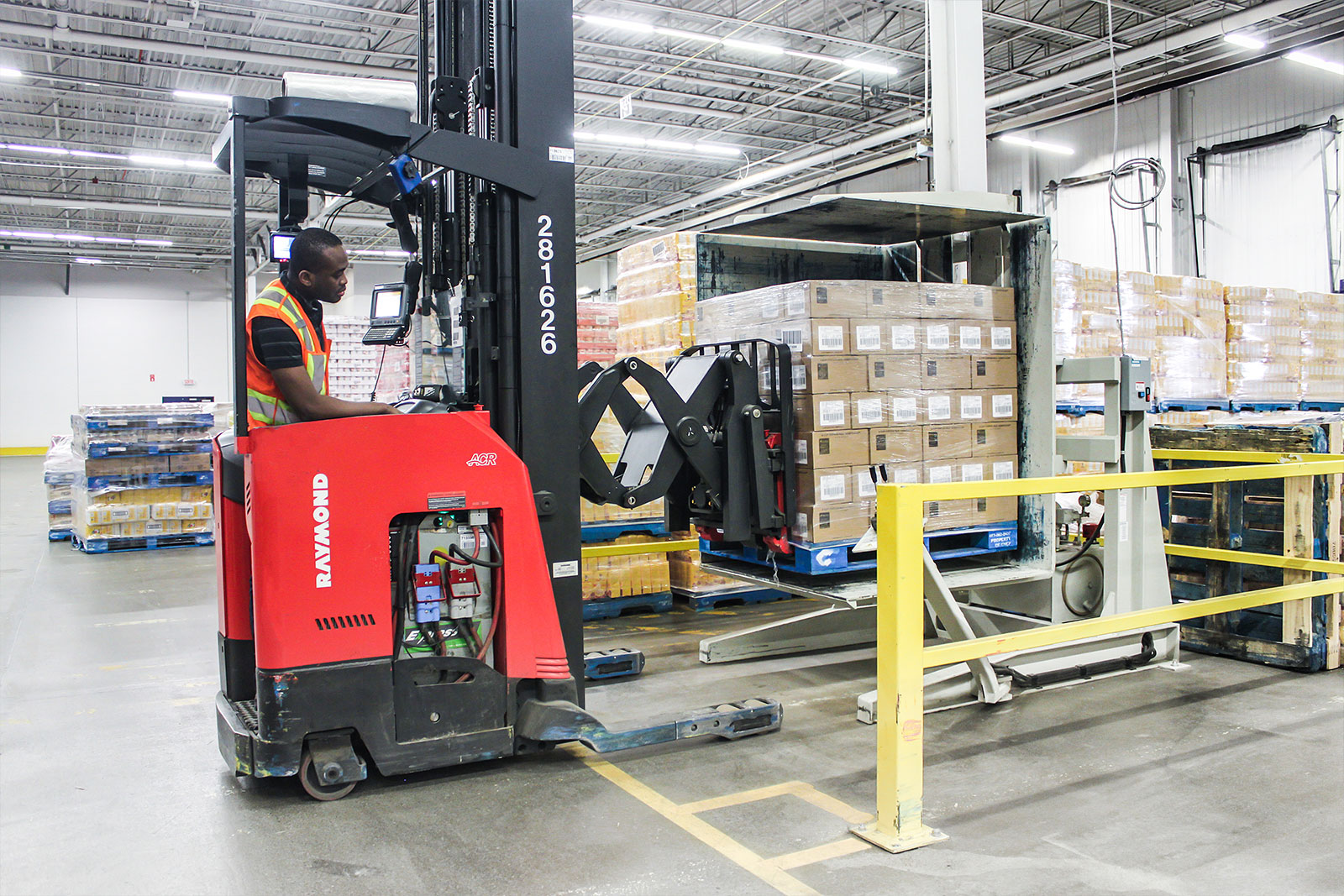 robert distribution centre